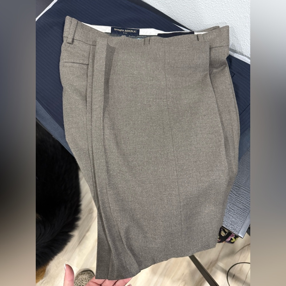 Banana Republic Men’s Taupe Dress Pants